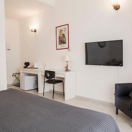 Torre 2 San Bonifacio - Locazione Turistica Hotel ภายนอก รูปภาพ